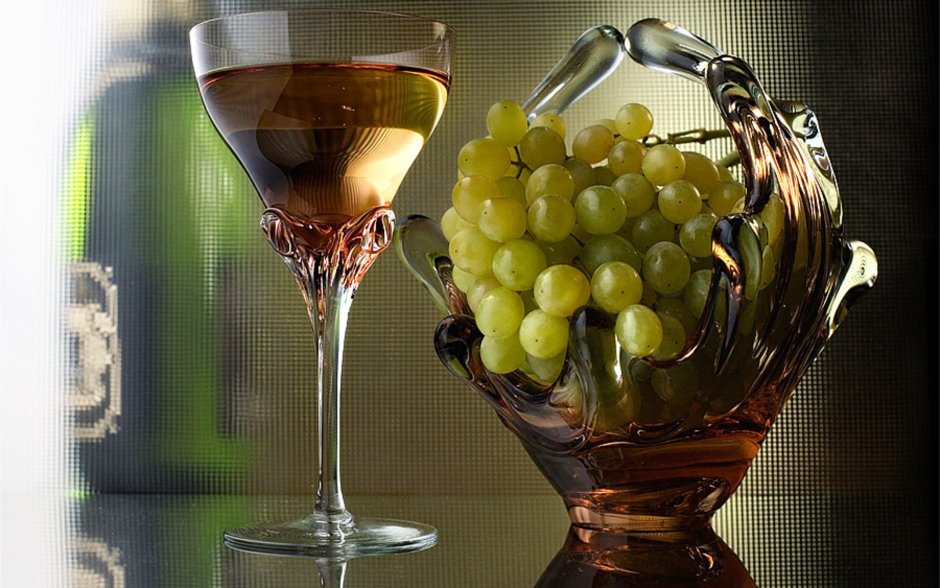 Шампанское и виноград
