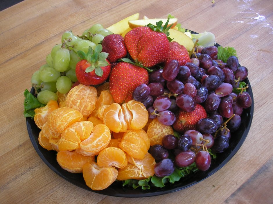 Тарелки фрукты