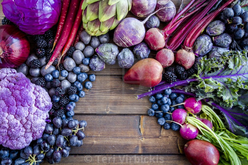 Синие и фиолетовые фрукты и овощи